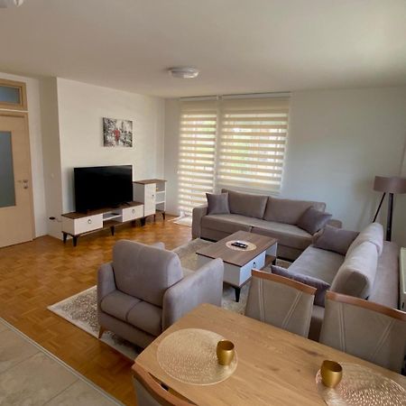Gray Apartment 1 Prishtinë Ngoại thất bức ảnh