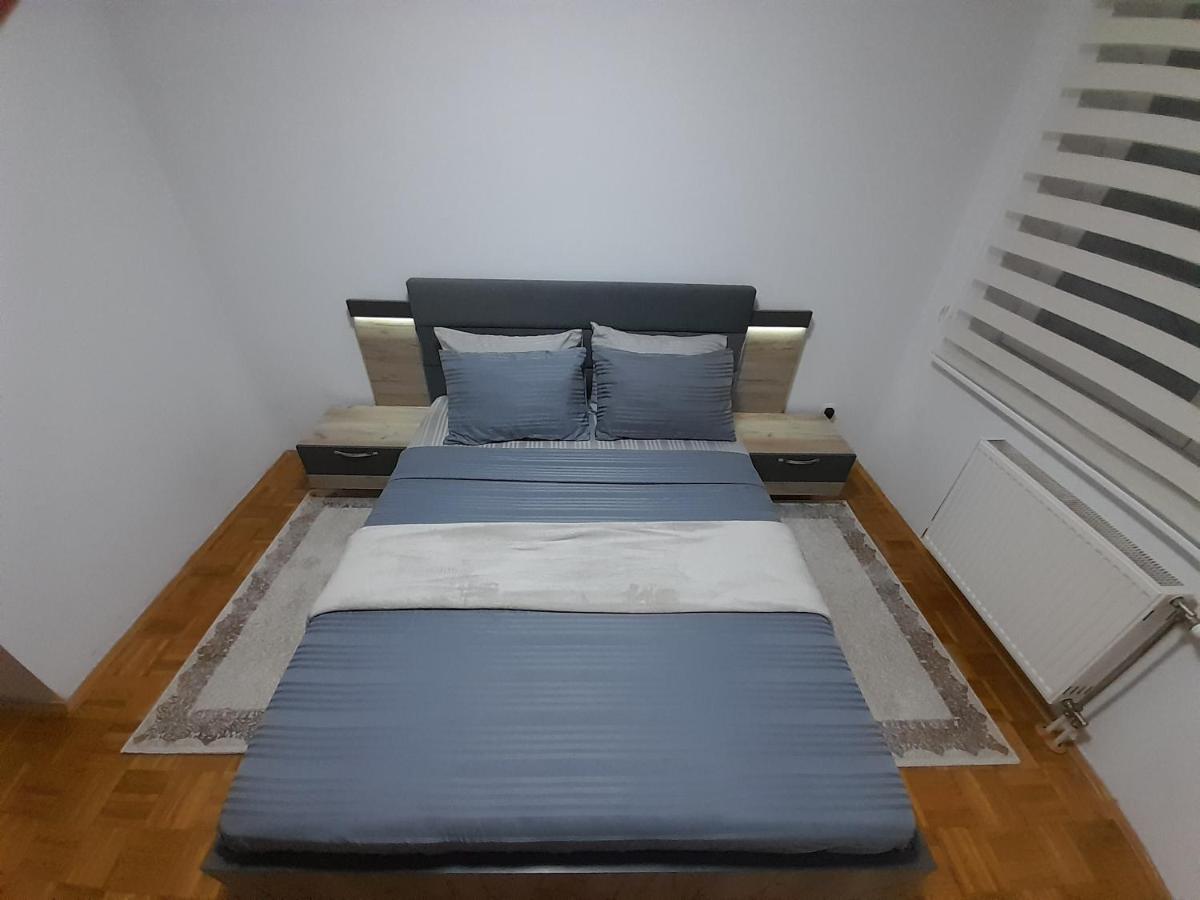 Gray Apartment 1 Prishtinë Ngoại thất bức ảnh