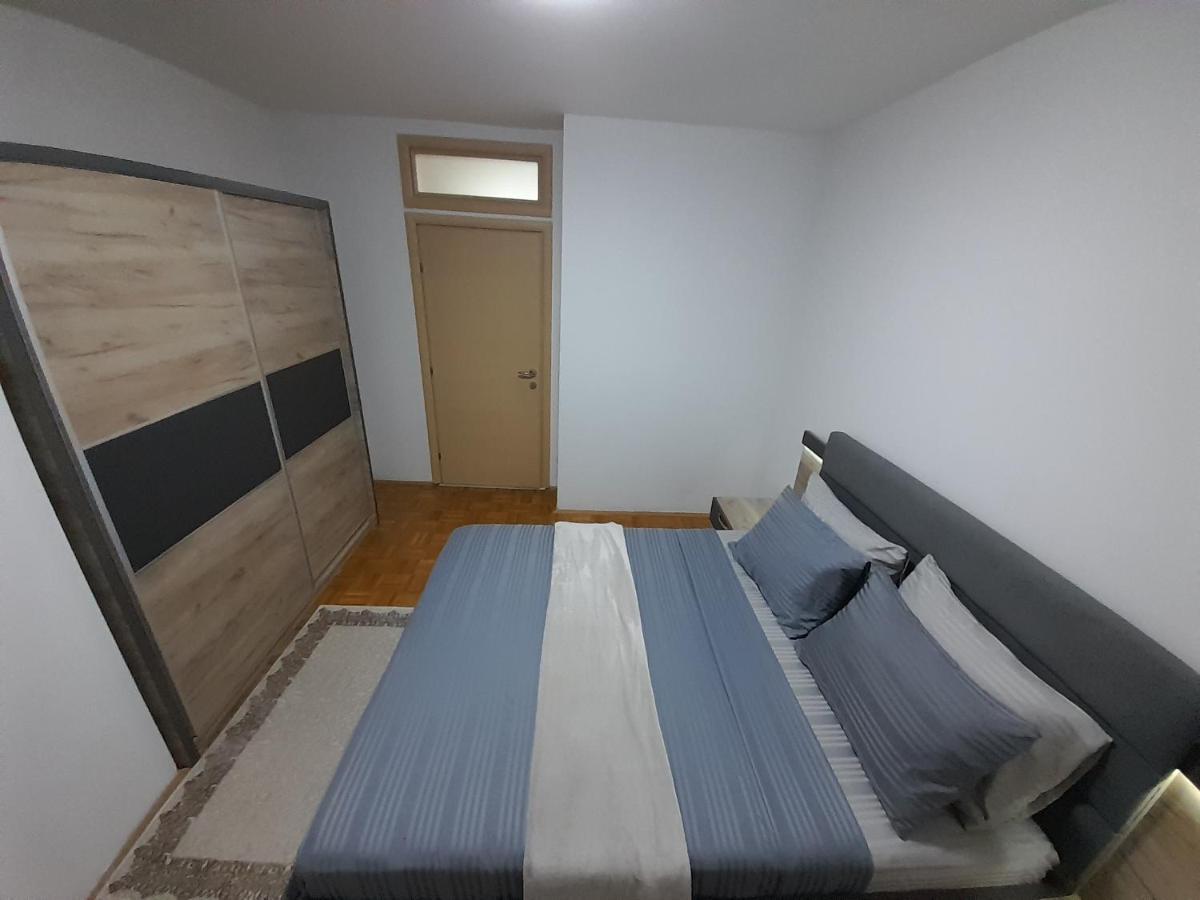 Gray Apartment 1 Prishtinë Ngoại thất bức ảnh
