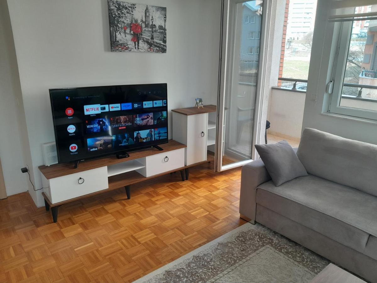 Gray Apartment 1 Prishtinë Ngoại thất bức ảnh
