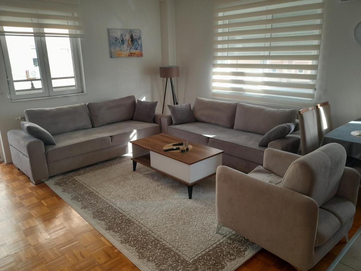 Gray Apartment 1 Prishtinë Ngoại thất bức ảnh