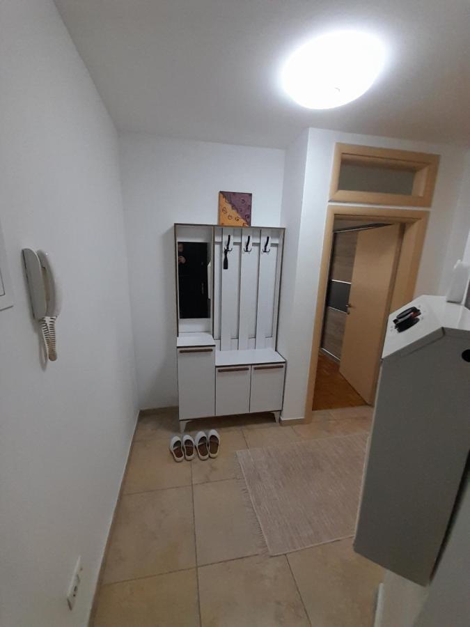 Gray Apartment 1 Prishtinë Ngoại thất bức ảnh
